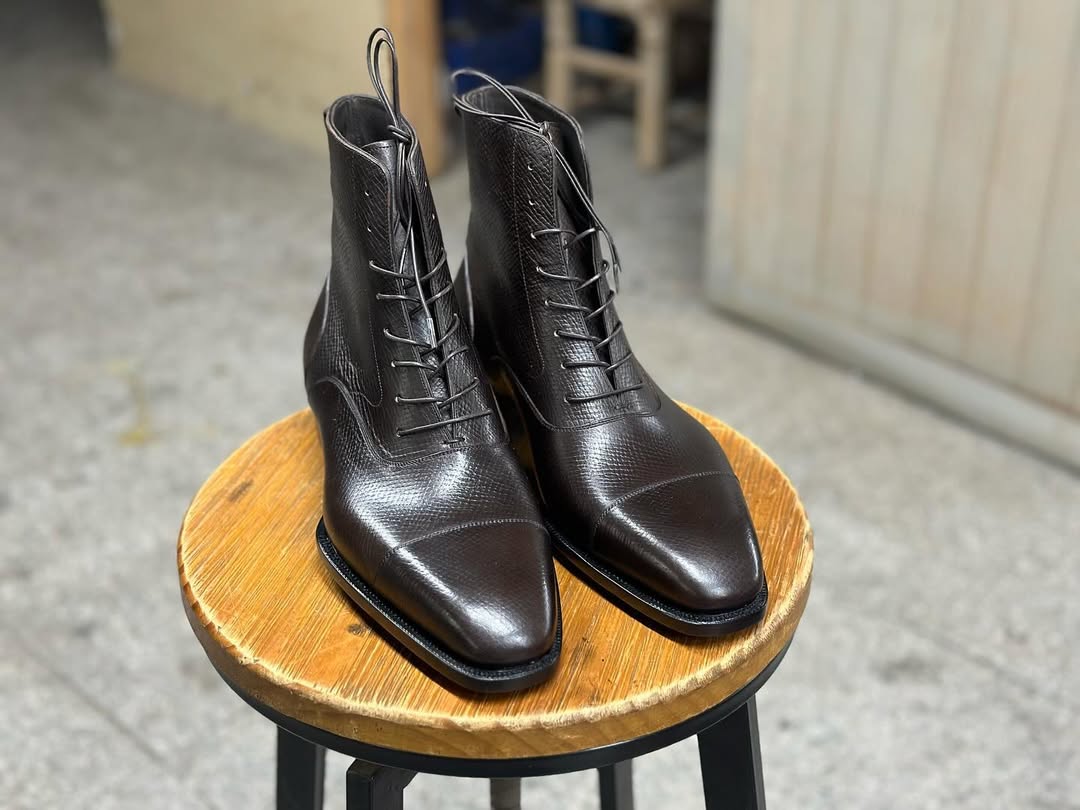 COGNAC - DARK MILLED BROWN LACE BOOTS