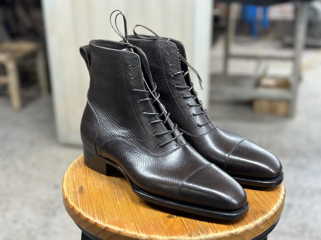 COGNAC - DARK MILLED BROWN LACE BOOTS