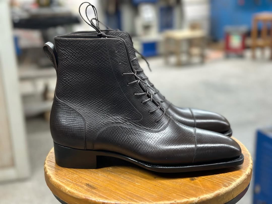 COGNAC - DARK MILLED BROWN LACE BOOTS