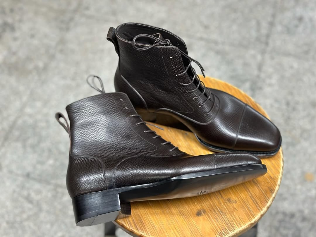 COGNAC - DARK MILLED BROWN LACE BOOTS