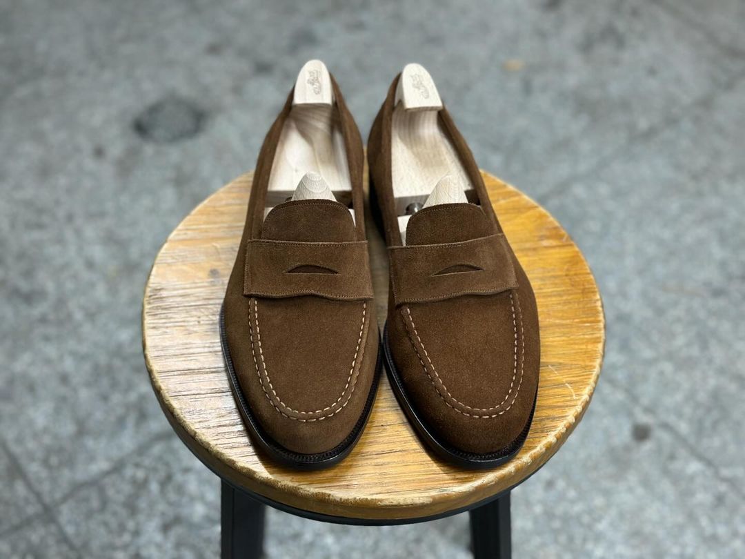 TONY - CLASSIC BROWN SUEDE PENNY LOAFER