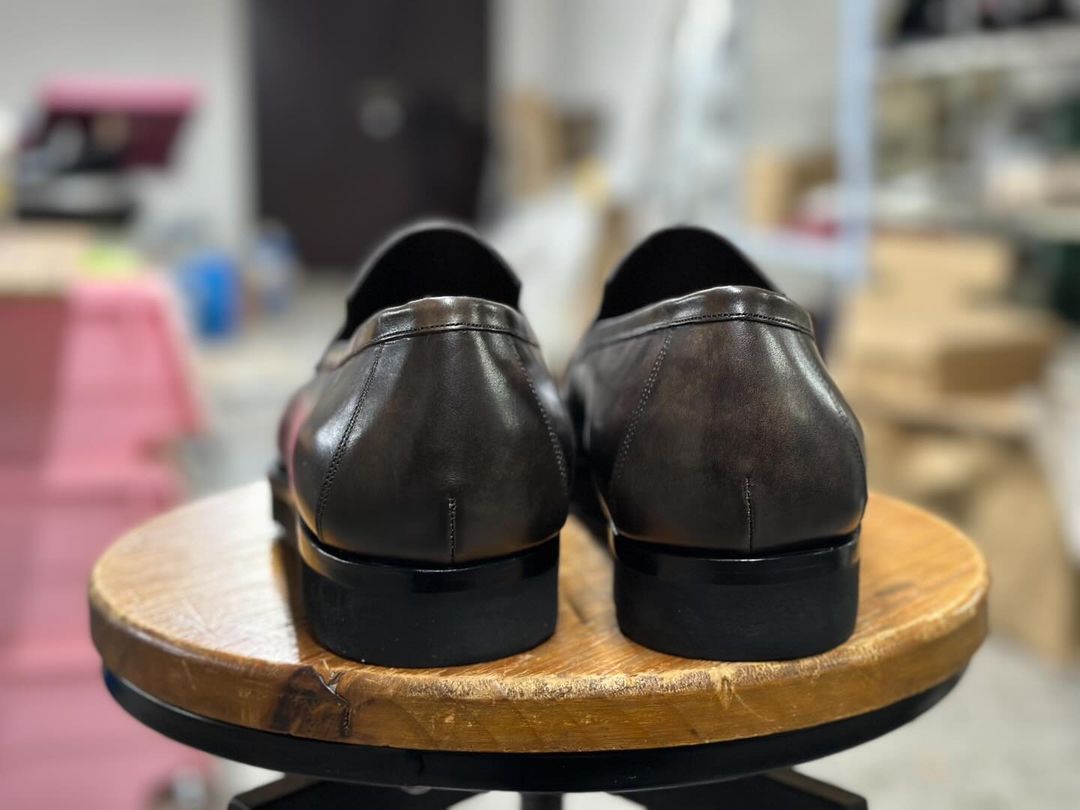 VALERIO - ANTIQUE BROWN PENNY LOAFERS