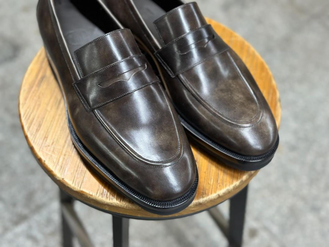 VALERIO - ANTIQUE BROWN PENNY LOAFERS