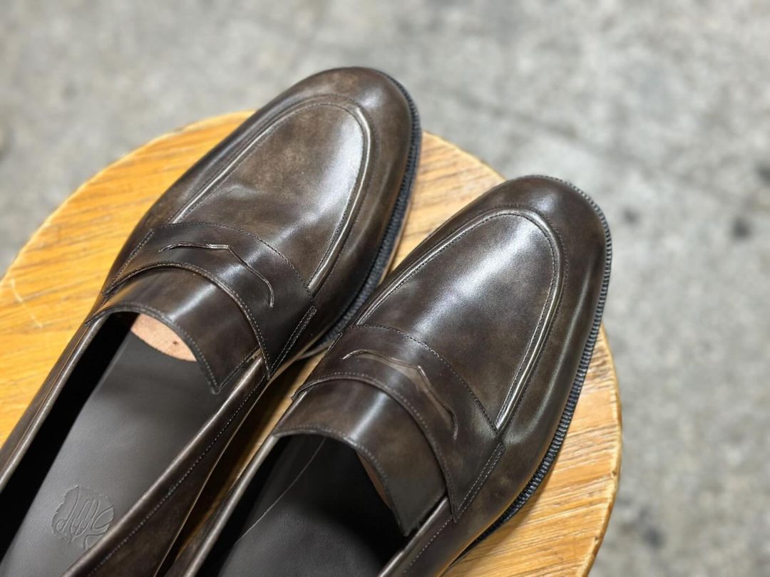 VALERIO - ANTIQUE BROWN PENNY LOAFERS