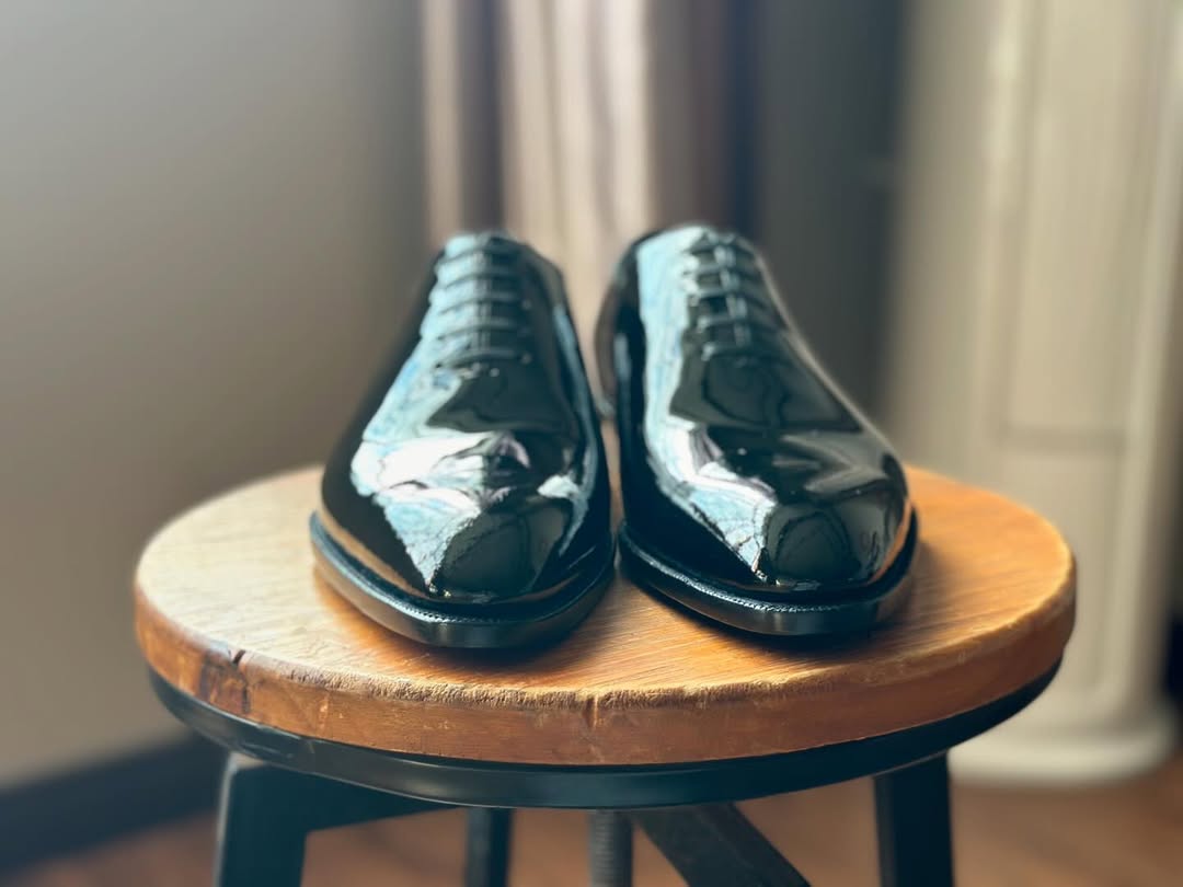 JAMES - BLACK PATENT WHOLECUT LACEUP