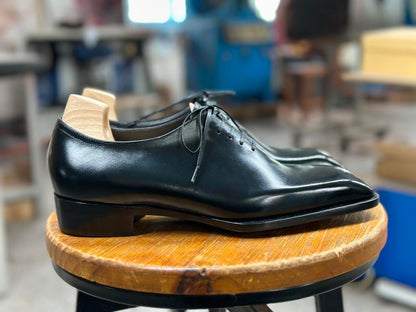 AUGUSTO - BLACK SQUARISH TOE WHOLECUT LACEUPS