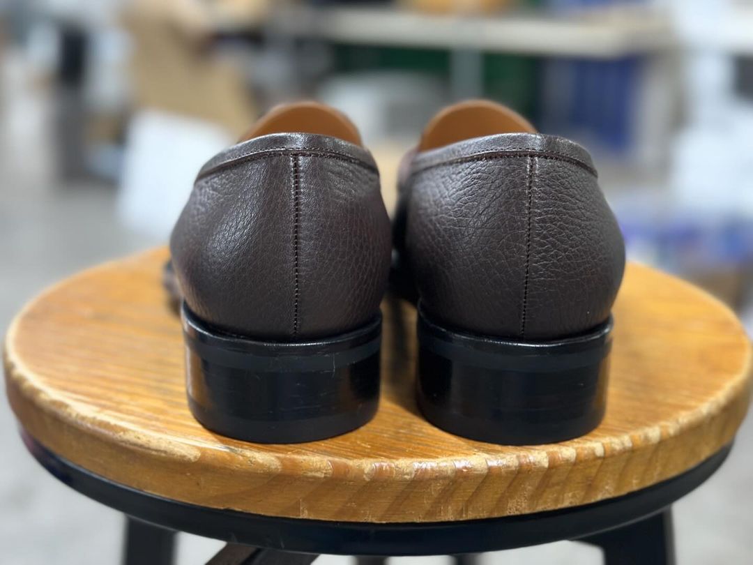 BROOKS - BROWN SUEDE HORSEBIT LOAFER