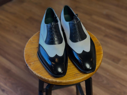ROBERT - Black & White Oxfords