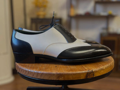 ROBERT - Black & White Oxfords