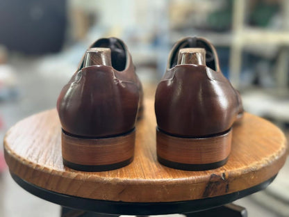 ARTISAN'S TOUCH BROWN WOODEN FINISH OXFORD LACEUP