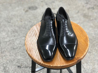 TITAN FIDDLEBACK | BLACK CAPTOE OXFORD