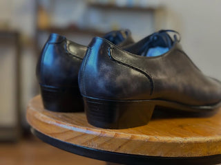 PATRICK FIDDLEBACK | BLACK WHOLE CUT LACEUPS