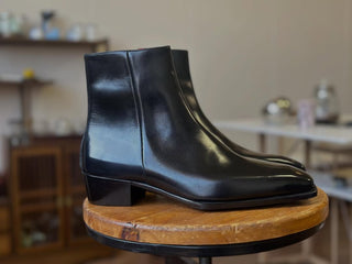 CALEB FIDDLEBACK | BLACK ZIPPER BOOTS