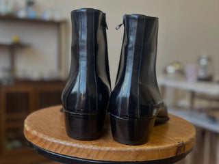 CALEB FIDDLEBACK | BLACK ZIPPER BOOTS