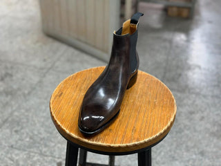 RAVYN - ICONIC ANTIQUE FINISH BROWN ANKLE BOOT