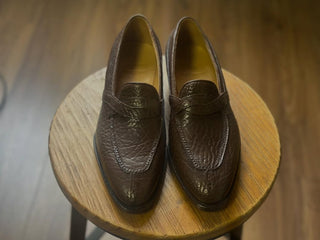 MARCIUS FIDDLEBACK | BROWN LEATHER PENNY LOAFER