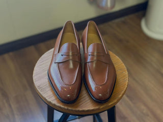 ALEC FIDDLEBACK | TAN LEATHER PENNY LOAFER