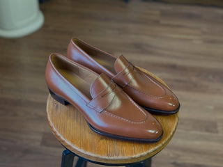 ALEC FIDDLEBACK | TAN LEATHER PENNY LOAFER