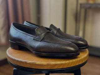LINDSAY FIDDLEBACK | BROWN TWIST PENNY LOAFER