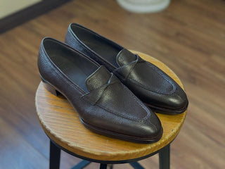LINDSAY FIDDLEBACK | BROWN TWIST PENNY LOAFER
