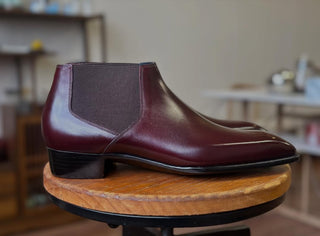 MITCHELL FIDDLEBACK | BURGUNDY ANKLE CHELSEA BOOTS