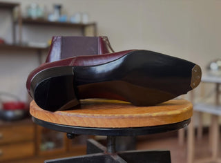 MITCHELL FIDDLEBACK | BURGUNDY ANKLE CHELSEA BOOTS