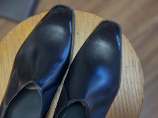 BENTLEY 15 - BLACK WHOLE CUT SLIP ON
