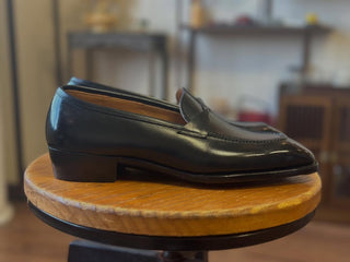 ADRIAN FIDDLEBACK | BLACK TWIST PENNY LOAFER