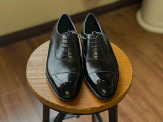 CODY FIDDLEBACK | BLACK CAP TOE LACEUPS