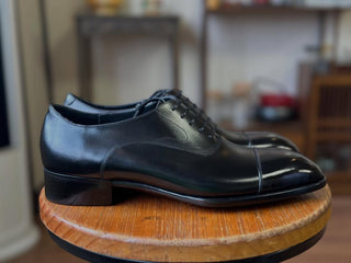 CODY FIDDLEBACK | BLACK CAP TOE LACEUPS