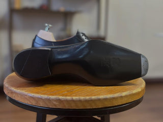 ARIEL FIDDLEBACK | BLACK BALMORAL OXFORD