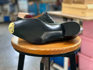 FORME FIDDLEBACK | BLACK CAP TOE OXFORD