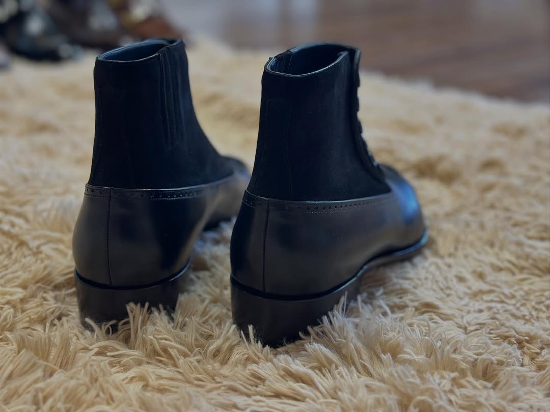 Aaron - BLACK BUTTON BOOTS