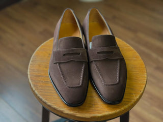 DEREK FIDDLEBACK | BROWN SUEDE PENNY LOAFER