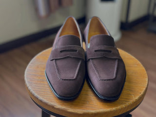 DEREK FIDDLEBACK | BROWN SUEDE PENNY LOAFER