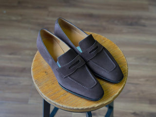 DEREK FIDDLEBACK | BROWN SUEDE PENNY LOAFER
