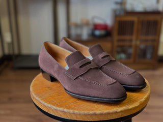 DEREK FIDDLEBACK | BROWN SUEDE PENNY LOAFER