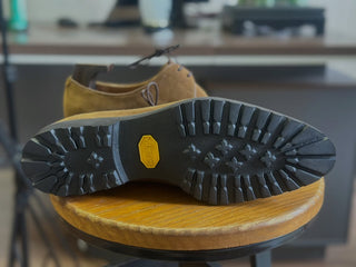 SNUFF SUEDE TWO EYES DERBY