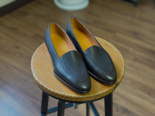 PEYTON FIDDLEBACK | SIMPLE BLACK LOAFER