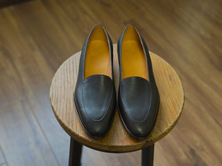PEYTON FIDDLEBACK | SIMPLE BLACK LOAFER