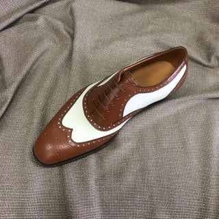CLARENCE - TAN AND WHITE BROGUE OXFORDS LACEUPS