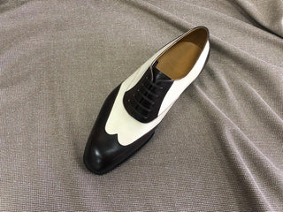 BRODY - BLACK AND WHITE WINGTIP OXFORDS LACEUPS