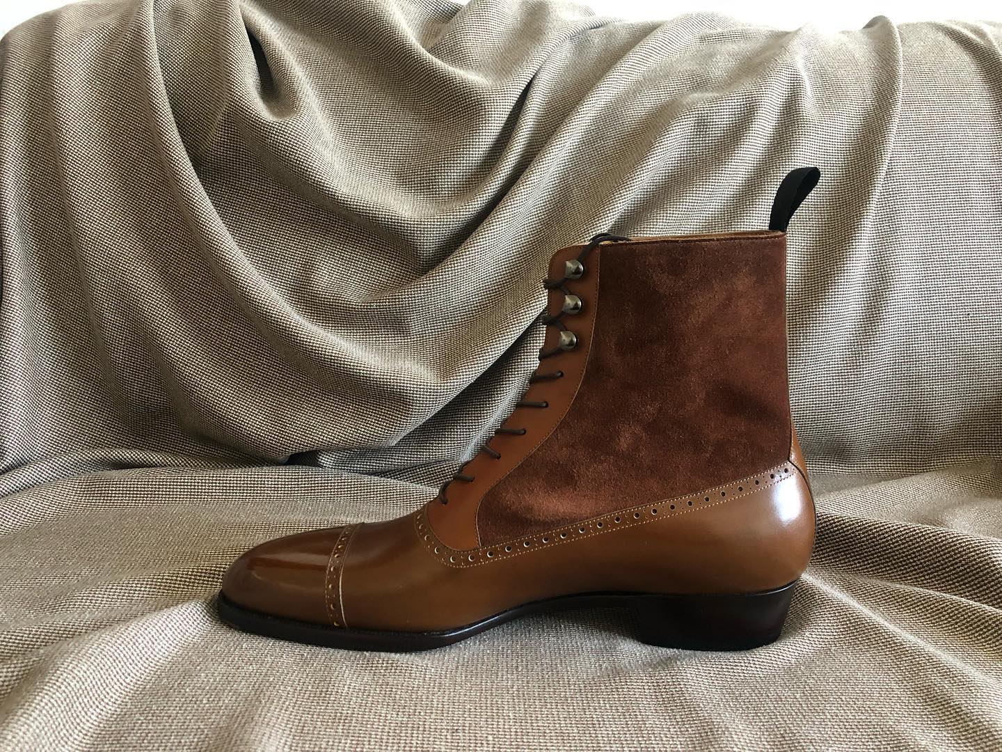 BRANDT - BROWN LEATHER AND SUEDE BALMORAL BOOTS