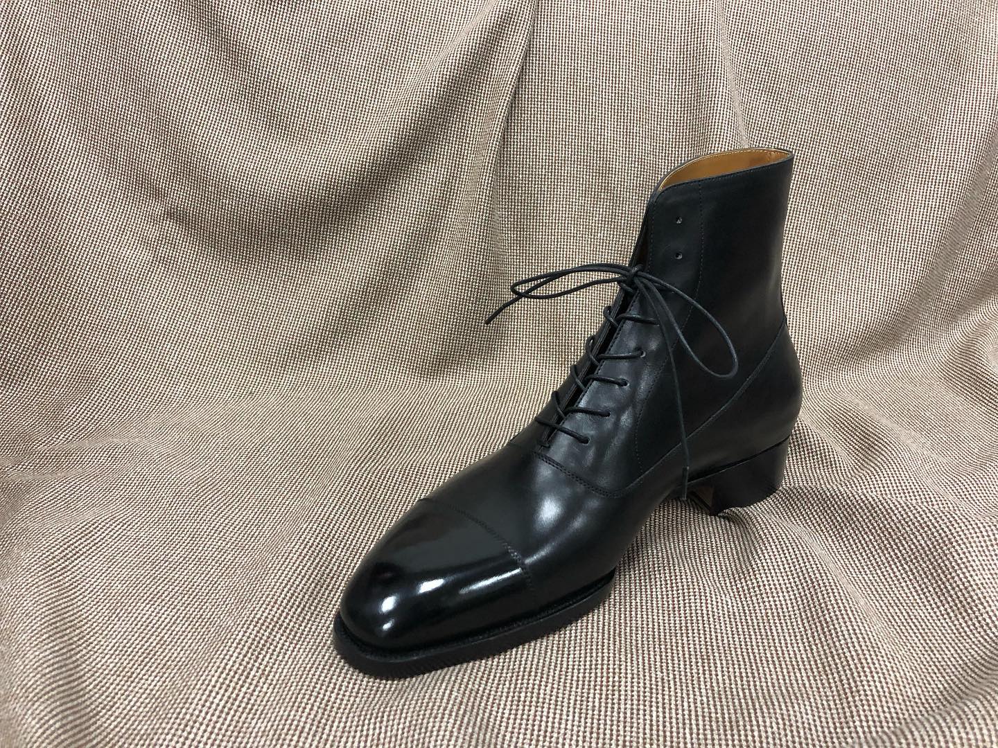 BAXTER - BLACK LEATHER CAP TOE BALMORAL BOOTS