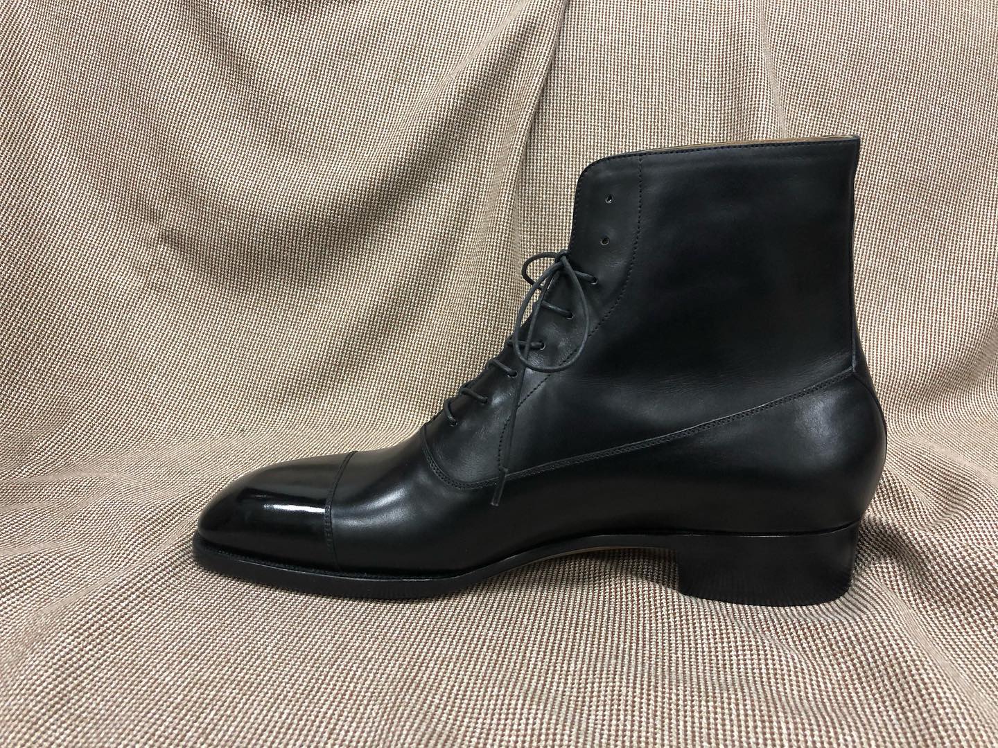 BAXTER - BLACK LEATHER CAP TOE BALMORAL BOOTS