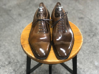 WALLACE FIDDLEBACK | BROWN OXFORD LACEUPS