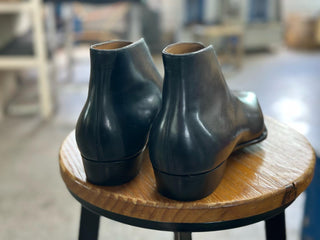 GREY CRUST LEATHER WHOLECUT BOOTS