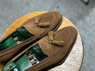 LUTHER FIDDLEBACK | SNUFF SUEDE TASSEL LOAFERS