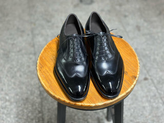 BLACK BOX CALF || WINGTIP OXFORD LACEUPS IN FIDDLEBACK SOLE