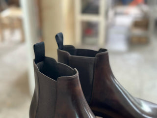 REDISH BROWN LEATHER CHELSEA BOOTS